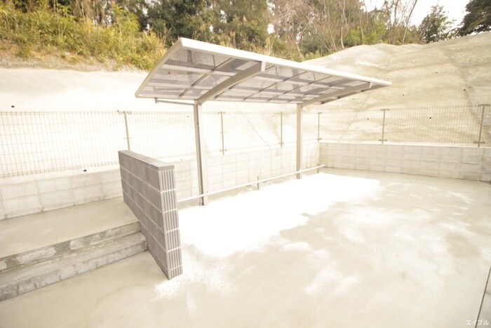 物件外観写真5　(駐輪場)