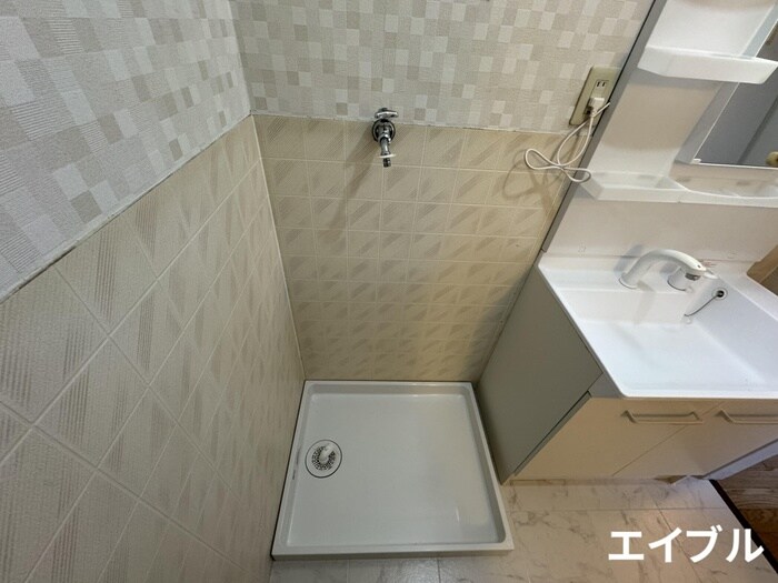 物件内観写真8　(洗濯機置場)