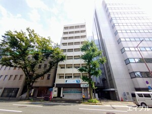 リビング博多ビル外観写真