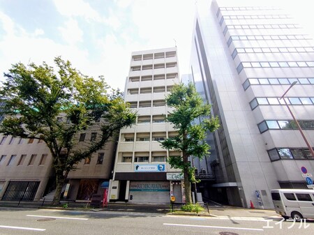 リビング博多ビル外観写真