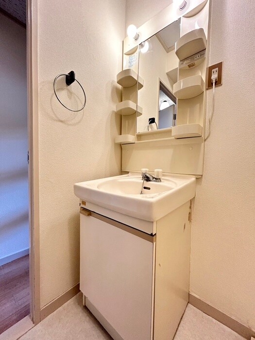 物件内観写真5　(洗面)