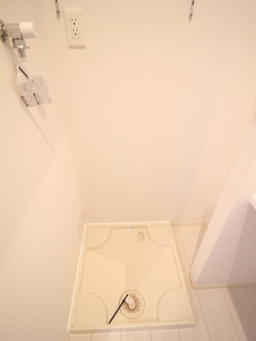 物件内観写真12　(洗濯機置場)