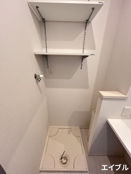 物件内観写真13　(洗濯機置場)