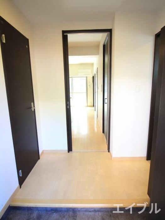 物件内観写真13　(玄関)