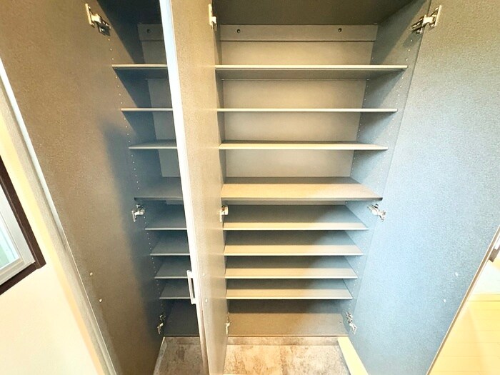 物件内観写真17　(靴箱)