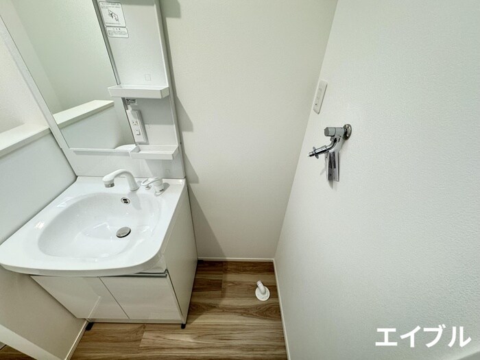 物件内観写真8　(洗濯機置場)