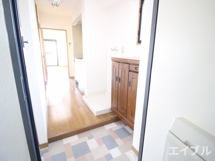 物件内観写真13　(玄関)