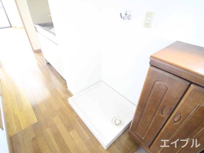 物件内観写真15　(洗濯機置場)