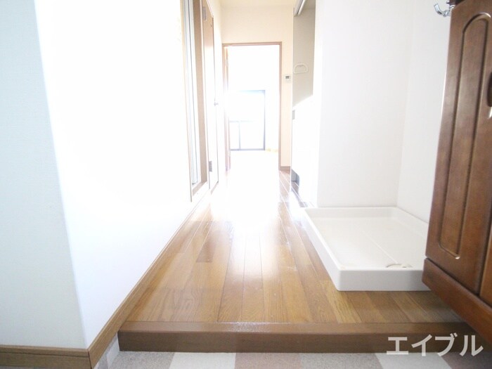 物件内観写真16　(廊下)