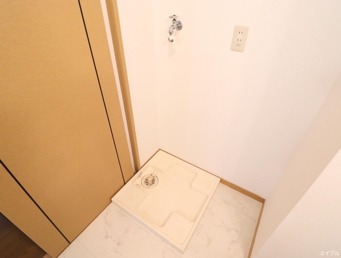 物件内観写真14　(洗濯機置場)