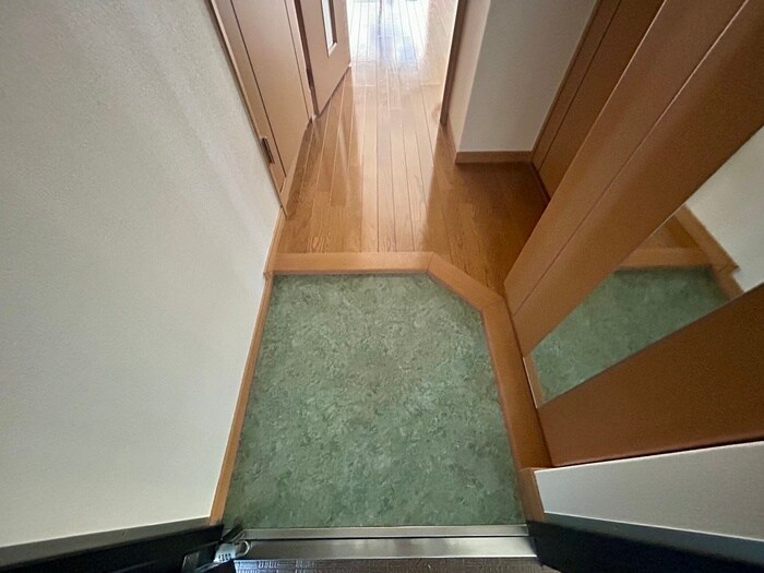 物件内観写真19　(玄関)