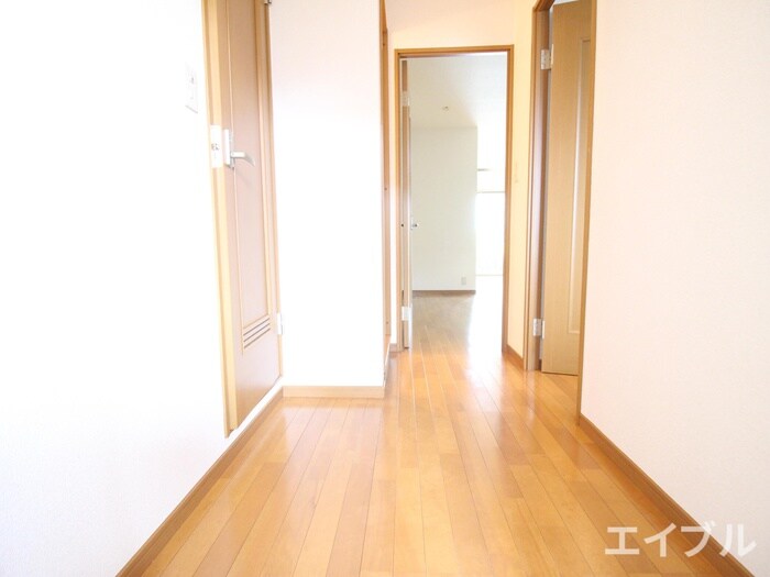 物件内観写真16　(廊下)