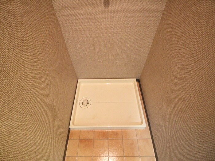 物件内観写真13　(洗濯機置場)