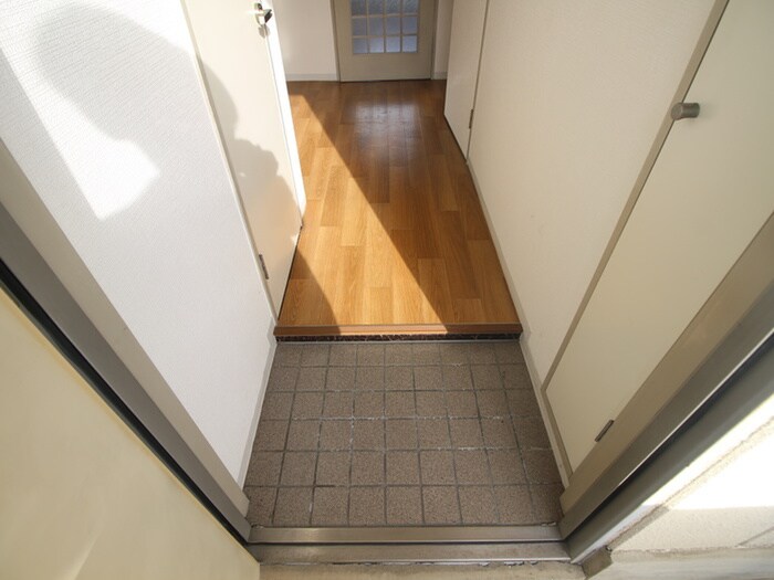 物件内観写真15　(玄関)