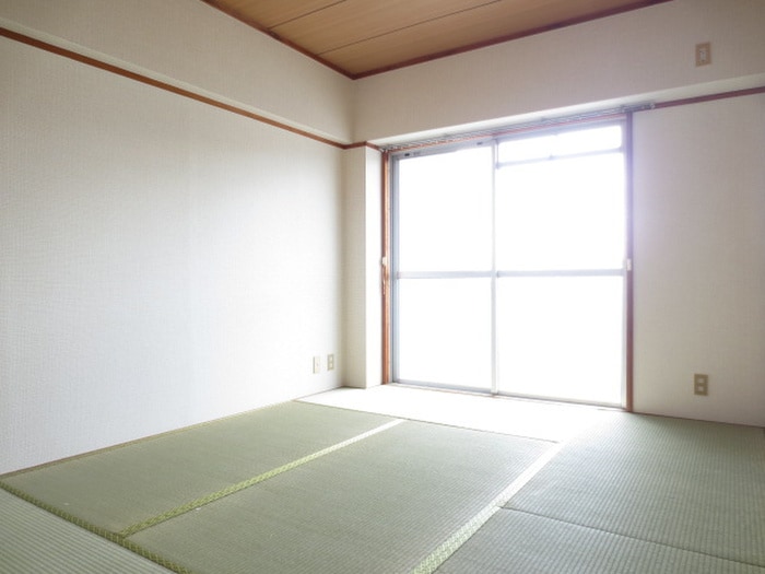 サンハッコービルの居室