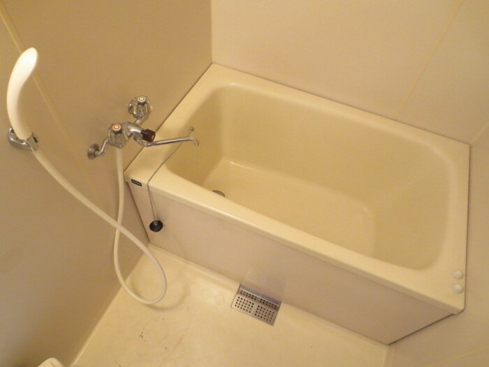 サンハッコービルのバス