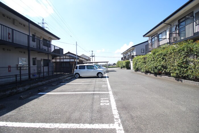 物件外観写真4　(駐車場)