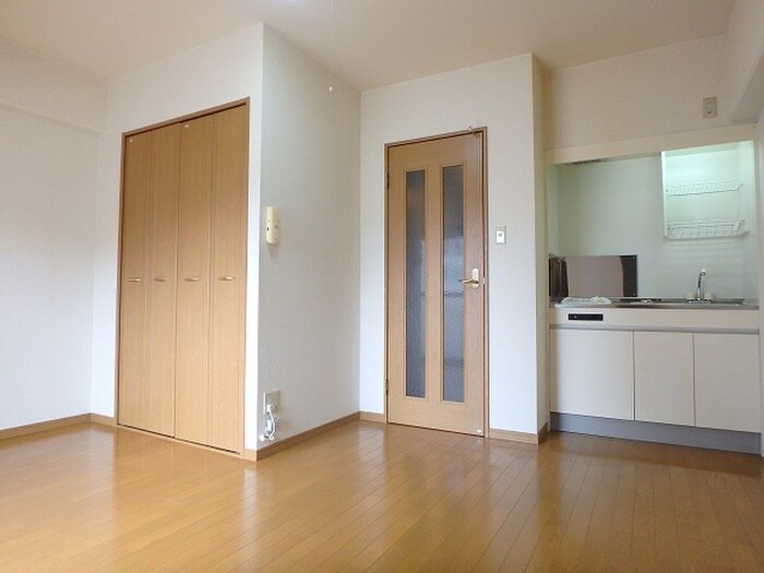 物件内観写真3　(居室)