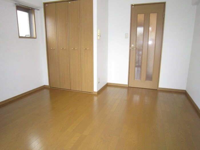 物件内観写真4　(居室)