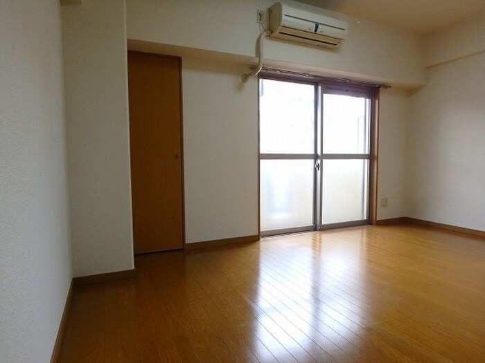 物件内観写真4　(居室)