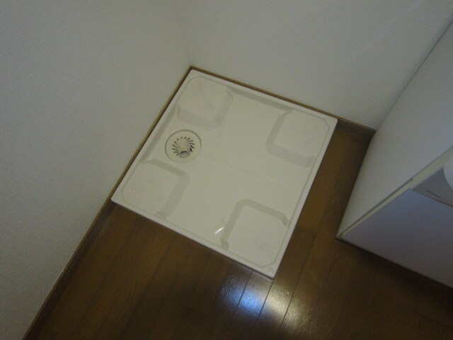 物件内観写真11　(洗濯機置場)