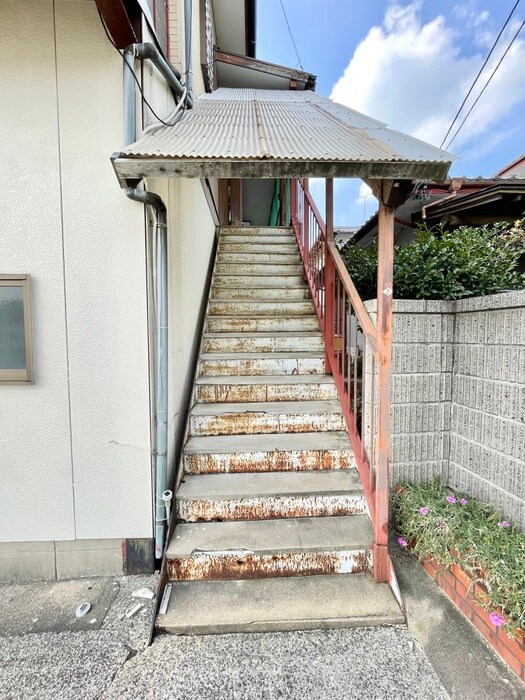 物件外観写真3　(エントランス部分)