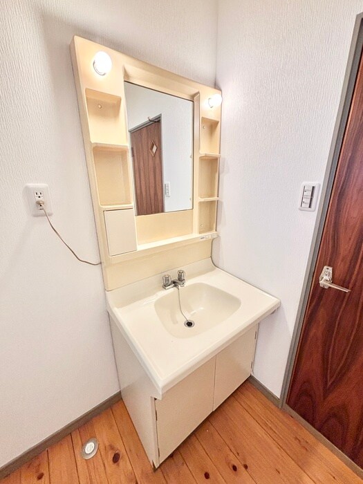 物件内観写真8　(洗面)