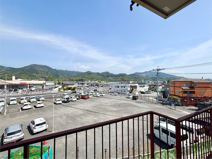 物件内観写真11　(室内からの展望)