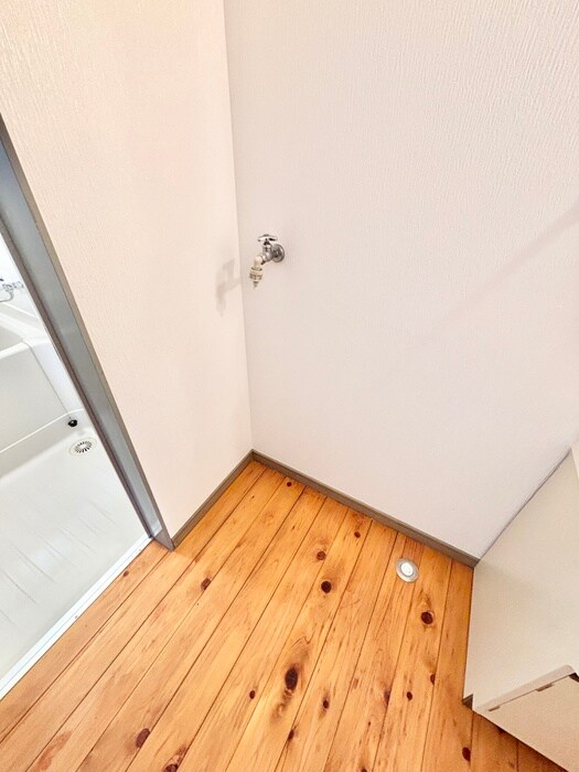 物件内観写真16　(洗濯機置場)