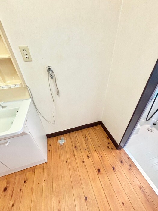 物件内観写真18　(洗濯機置場)