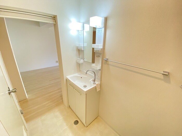 物件内観写真12　(洗面)