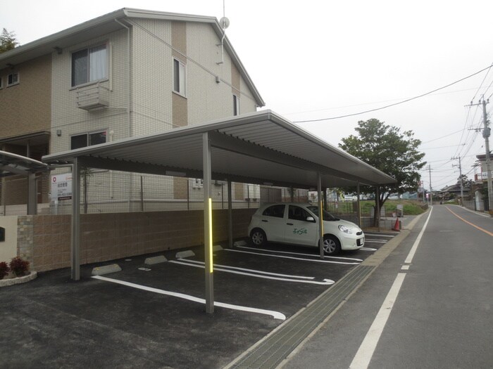 物件外観写真2　(駐車場)