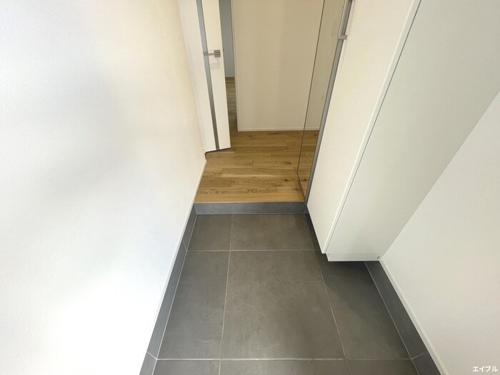 物件内観写真12　(玄関)