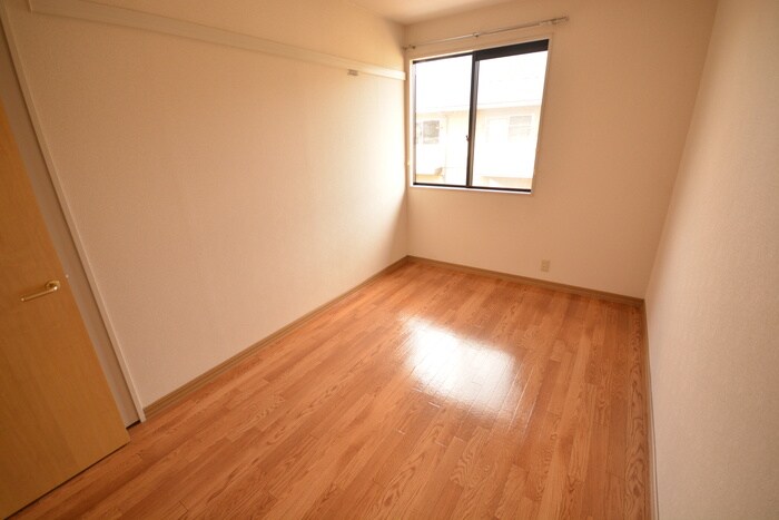 物件内観写真6　(居室)