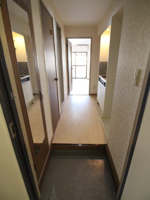 物件内観写真17　(玄関)