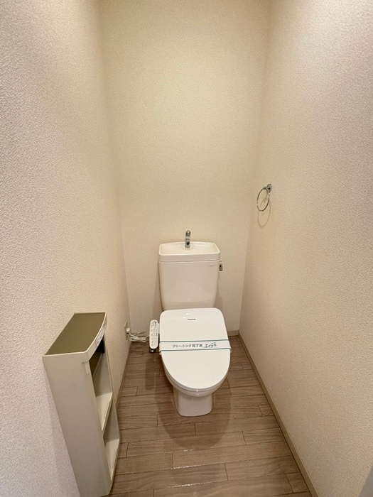 物件内観写真8　(トイレ)