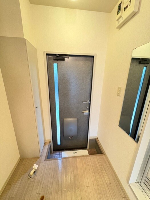 物件内観写真12　(玄関)