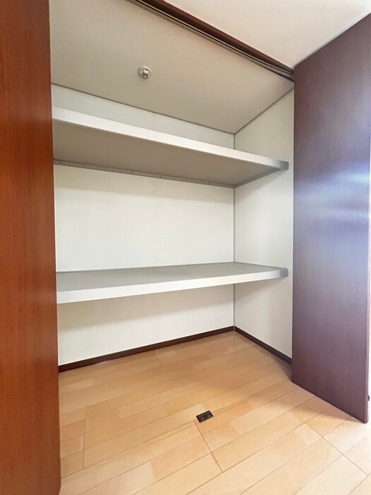 物件内観写真16　(収納)