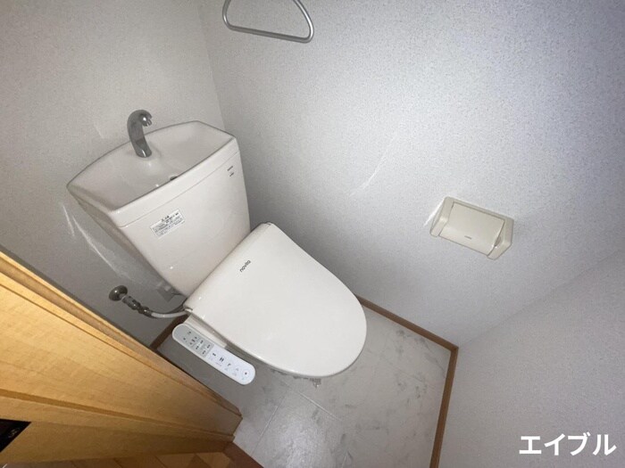 物件内観写真8　(トイレ)