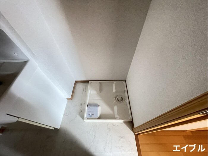 物件内観写真9　(洗濯機置場)