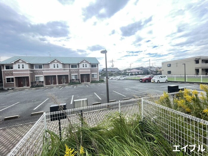 物件内観写真13　(室内からの展望)