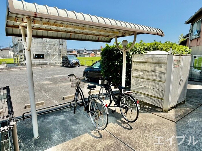 物件外観写真3　(駐輪場)