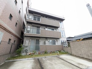 D-room下大利駅前外観写真
