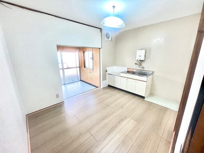 物件内観写真4　(居室)