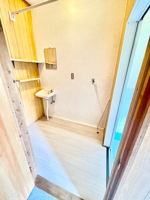 物件内観写真17　(洗濯機置場)