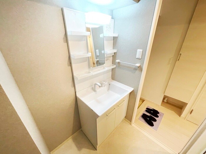 物件内観写真12　(洗面)