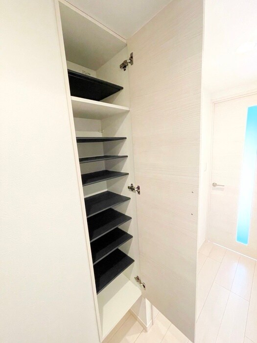 物件内観写真15　(靴箱)