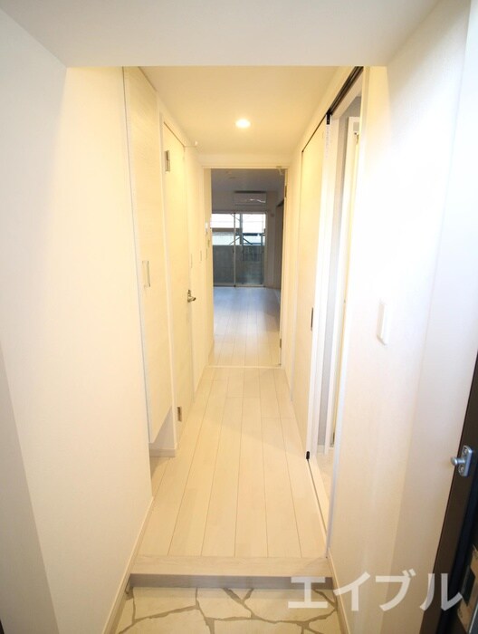 物件内観写真16　(玄関)