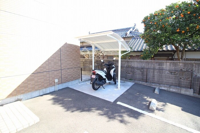 物件外観写真3　(駐輪場)