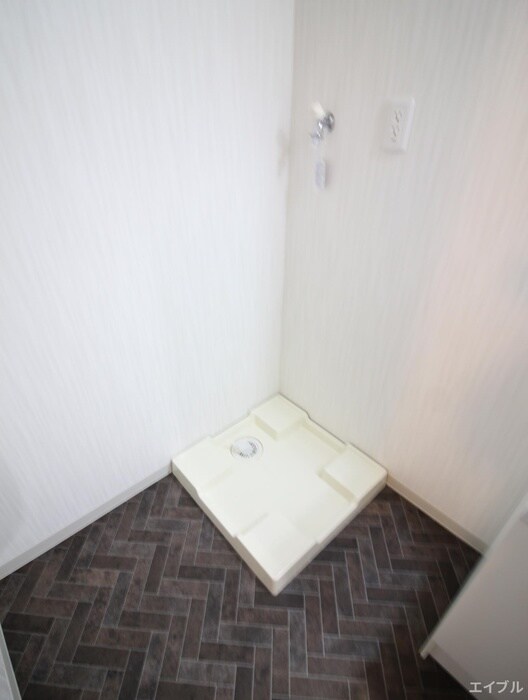 物件内観写真18　(洗濯機置場)